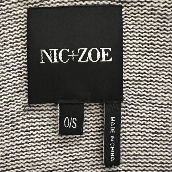 NIC + ZOE Sweater Wrap Attached Scarf Dark Gray Cream One Size - Picture 11 of 14